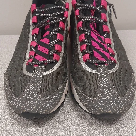 Nike Air Max Premium Tape Pink Foil Low Sneakers Mens Sz 10.5 2013 - Picture 4 of 16